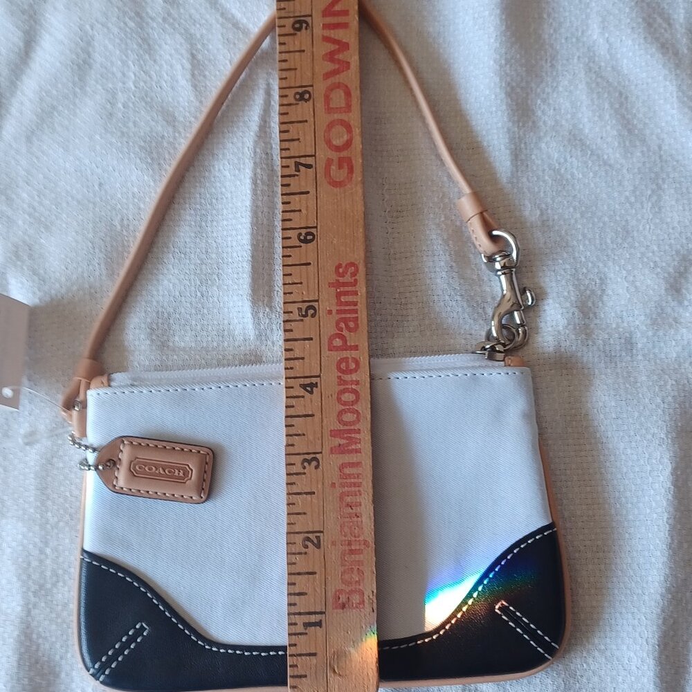 NEW WITH TAGS  Coach Zip Wristlet Wallet - Picture 4 of 5